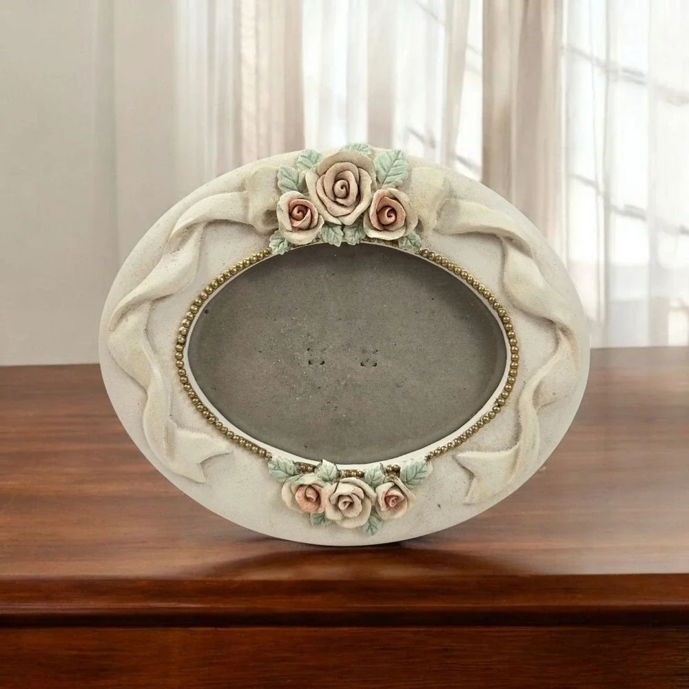 Vtg Victorian Roses Oval Resin Picture Frame Cottage Core Romantic 3x4.5 Photo